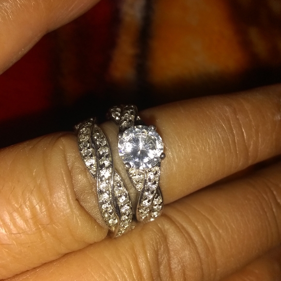💖BRILLIANT ENGAGEMENT RING SET TWO PIECE 💕